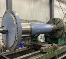 Wind turbine main shaft